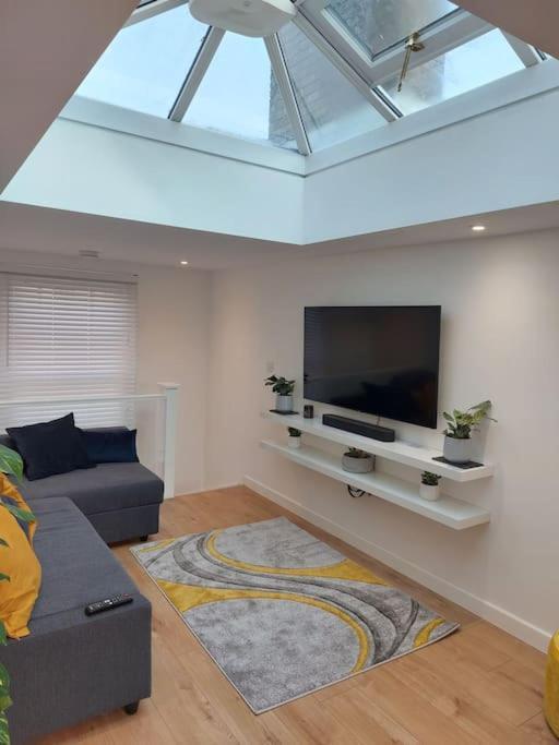 1 Bedroom Modern Duplex Southampton Exterior photo